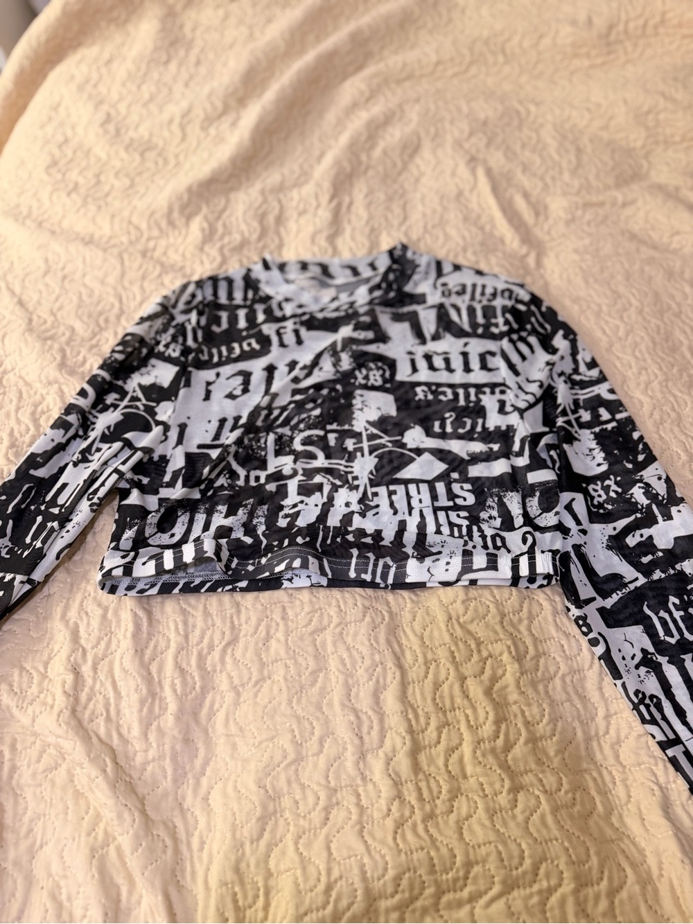 Black & White Graphic Long-Sleeve Crop Top Jacket